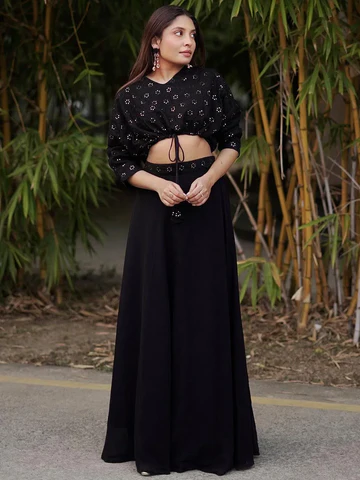Introducing a Modern Twist to Traditional Lehengas